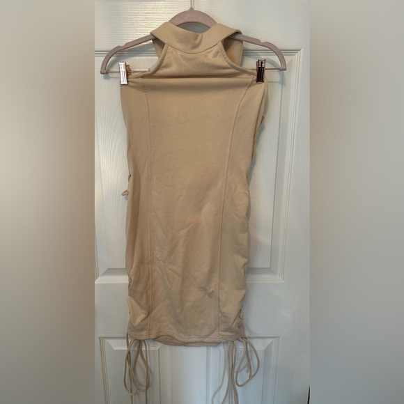 ✨Cute mini cream dress✨ laced up sides & never worn before!! - Picture 2 of 4